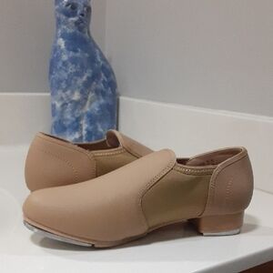 Linodes Nude Or Beige Dance Or Tap Shoes. Size 5.5. New.